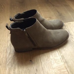 Women’s zip booties